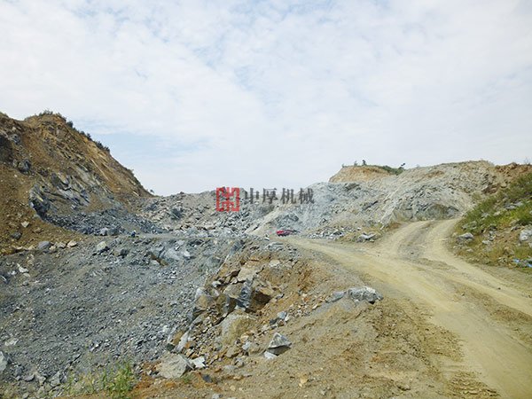 大型液壓圓錐破碎機(jī)廠家